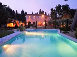 Le Clos des Cyprès Maison d'hôtes de charme - Diner Gourmet & Bien-être