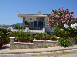 Traditional summer house in Marmari，位于马尔马里的酒店