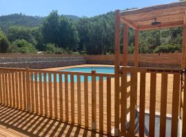 Camping du Bourg，位于迪涅莱班的酒店