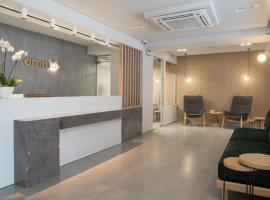 Ammos Beach Seaside Luxury Suites Hotel，位于奥林匹亚基·阿克蒂的酒店