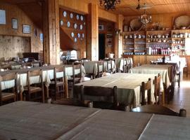 Albergo ristorante Alpino，位于Vobbia的酒店