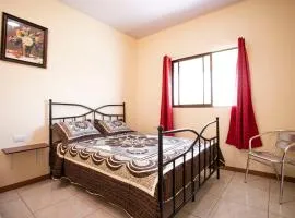 Flor de Katty Hostel Airport