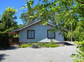 Cosy chalet in Barvaux with fenced garden，位于巴尔沃的乡村别墅