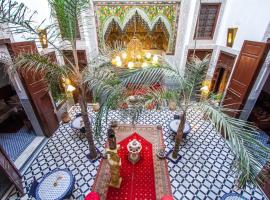 里亚德阿尔玛坎庭院旅馆，位于非斯的摩洛哥传统庭院