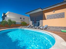 AZEITÃO DAMAS VILLA，位于阿泽陶的酒店