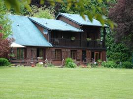Spruce Lake，位于Sauviat-sur-Vige的酒店