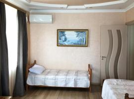Квартира в Пицунде у моря，位于皮聪达的酒店