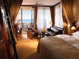 由高沙丘提王宫酒店，位于瓦尔内明德沃内姆码头附近的酒店