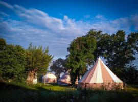 Cool Under Canvas，位于Miremont的酒店
