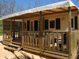 MOBILHOME 3 CHAMBRES，位于Veyrignac的酒店