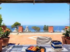AQUAMARINE Relaxing Capri Suites，位于卡普里的家庭/亲子酒店
