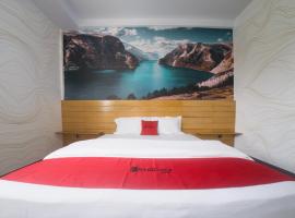 RedDoorz Plus Syariah @ Pentadio Gorontalo，位于哥伦打洛省的酒店