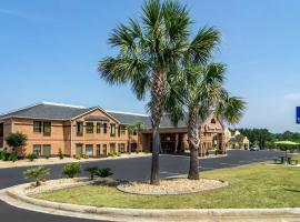 Comfort Inn & Suites Perry National Fairgrounds Area，位于佩里的酒店