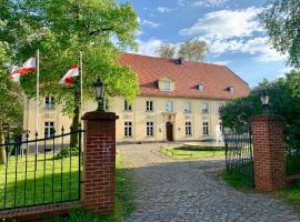 迪德斯多夫城堡酒店，位于迪德尔斯多夫的带停车场的酒店