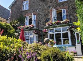 Lee House，位于林顿Lynton & Lynmouth Cliff Railway悬崖铁路附近的酒店