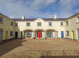 The Downshire Arms Apartments Hilltown，位于纽里的公寓