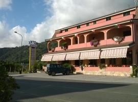 HOTEL LO SVINCOLO，位于法莱尔纳的酒店