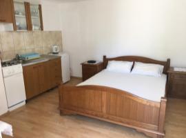 Apartman Nadia，位于卡尔卢巴格的酒店