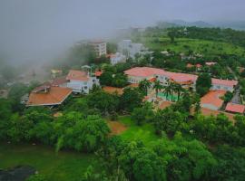 Manas Lifestyle Resort, Igatpuri，位于伊加特普里的酒店