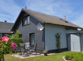 Ferienhaus "Am Eisenberg"- Wandern im UNESCO Biosphärenreservat Vessertal，位于伦斯泰格地区施米德费尔德Salzberg Ski Lift附近的酒店