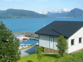 Two-Bedroom Holiday home in Lauvstad 1，位于Lauvstad的酒店