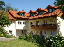 Frühstückpension Haus Helene，位于施奥弗灵的带泳池的酒店