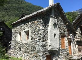Rustico Ca d'Damunt，位于Cevio的酒店