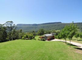 Bottlebrush Lodge Great views and a pool，位于Upper Kangaroo River的酒店