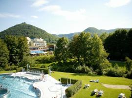 Biosphärenhotel Graf Eberhard bei der Therme Bad Urach，位于巴特乌拉赫的酒店