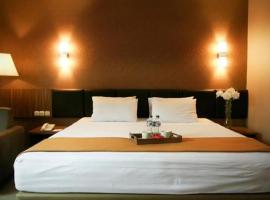 Raden Wijaya Hotel & Convention，位于Mojokerto的酒店