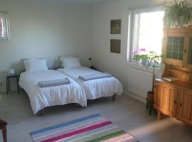 Humlarps Bed & Breakfast，位于Åstorp的酒店