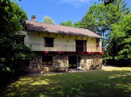 Scenic Home Near Forest，位于圣维特的酒店