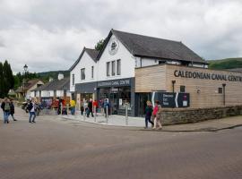 Lock Chambers, Caledonian Canal Centre，位于奥古斯都堡的酒店
