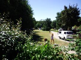 Camping La Bergerie，位于La Chapelle-Achard的露营地