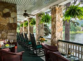 Lake Pointe Inn，位于麦克亨利的酒店