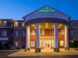 GrandStay Hotel & Suites Ames，位于埃姆斯埃俄瓦中心附近的酒店