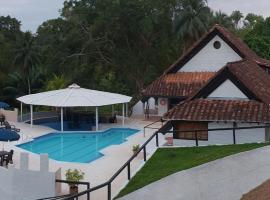 Hotel Campestre El Refugio，位于多拉代尔的酒店