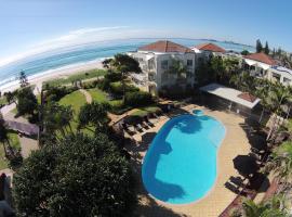 Golden Riviera Absolute Beachfront Resort，位于黄金海岸机场附近的酒店
