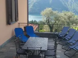 Casa Intignano - appartamento con terrazzo vista lago