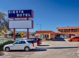 Siesta Motel，位于诺加利斯的汽车旅馆