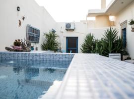 Villa Rodanthi，位于卡米拉日的酒店