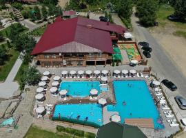Chorna Skelya Resort & Wellness，位于维诺吉拉季夫的酒店