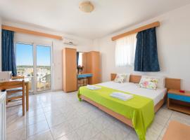 Yiannis Apartments，位于罗德镇的酒店