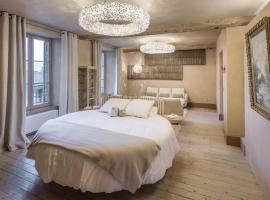 Ancienne fabrique de soie &Agrave; la Galici&egrave;re，位于夏特的带停车场的酒店