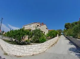 Large and charming apartment near beach with big & sunny terrace