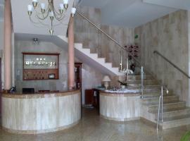Hotel Gregory，位于Kobyłka的酒店