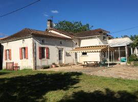 La Jarisse，位于Saint-Martin-de-Fressengeas的酒店