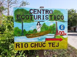 Centro Ecoturistico Rio Chuc Tej，位于Lacanjá波南帕克古城附近的酒店
