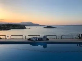 Crete Beachfront Sunkiss, Panoramic Views & Pool