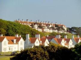 Turnberry Hotel Golf Courses and Spa，位于坦伯利的酒店
